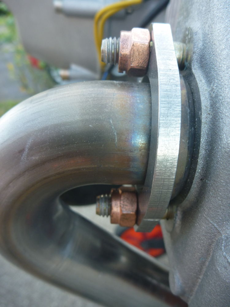 exhaust pipe connexion
