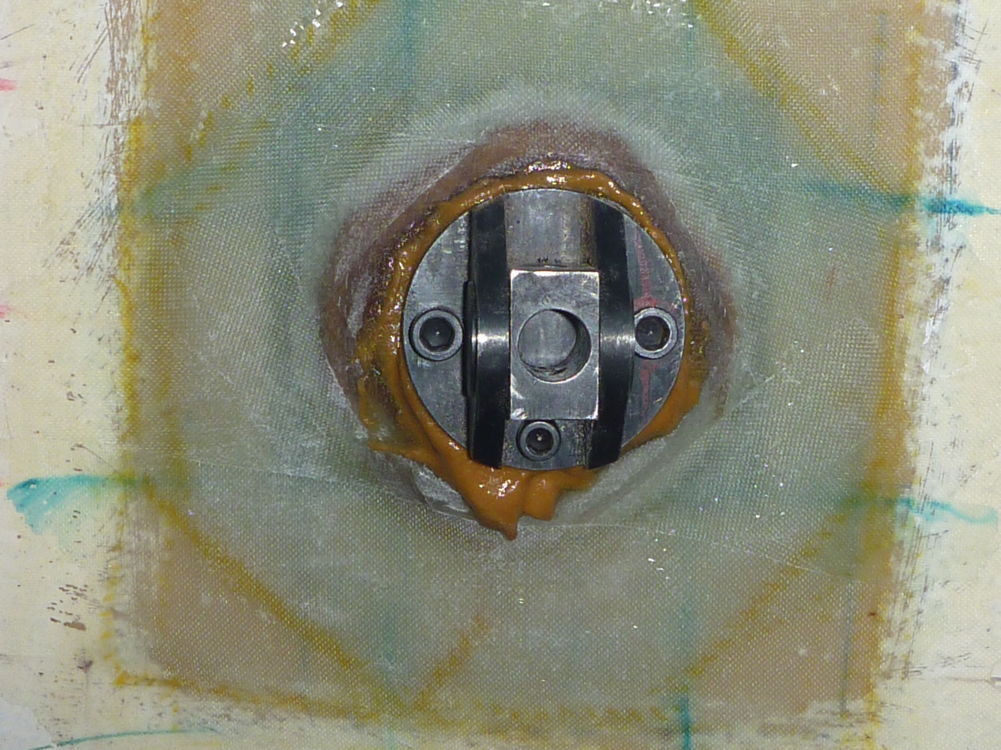 starboard aft wing socket