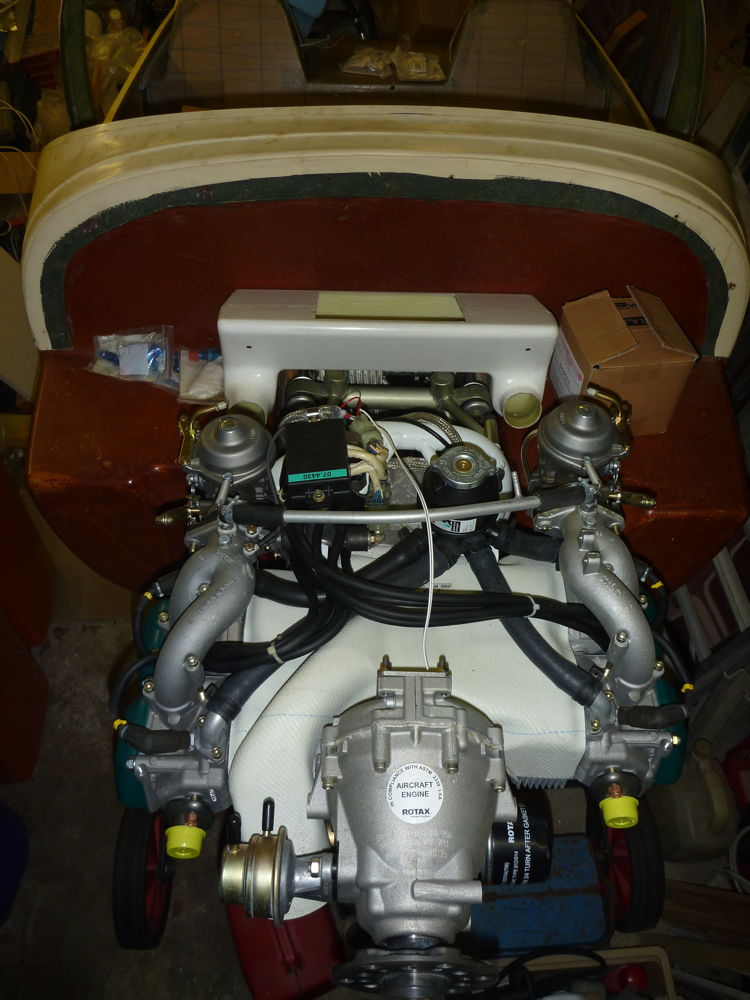 engine with plenum chamber