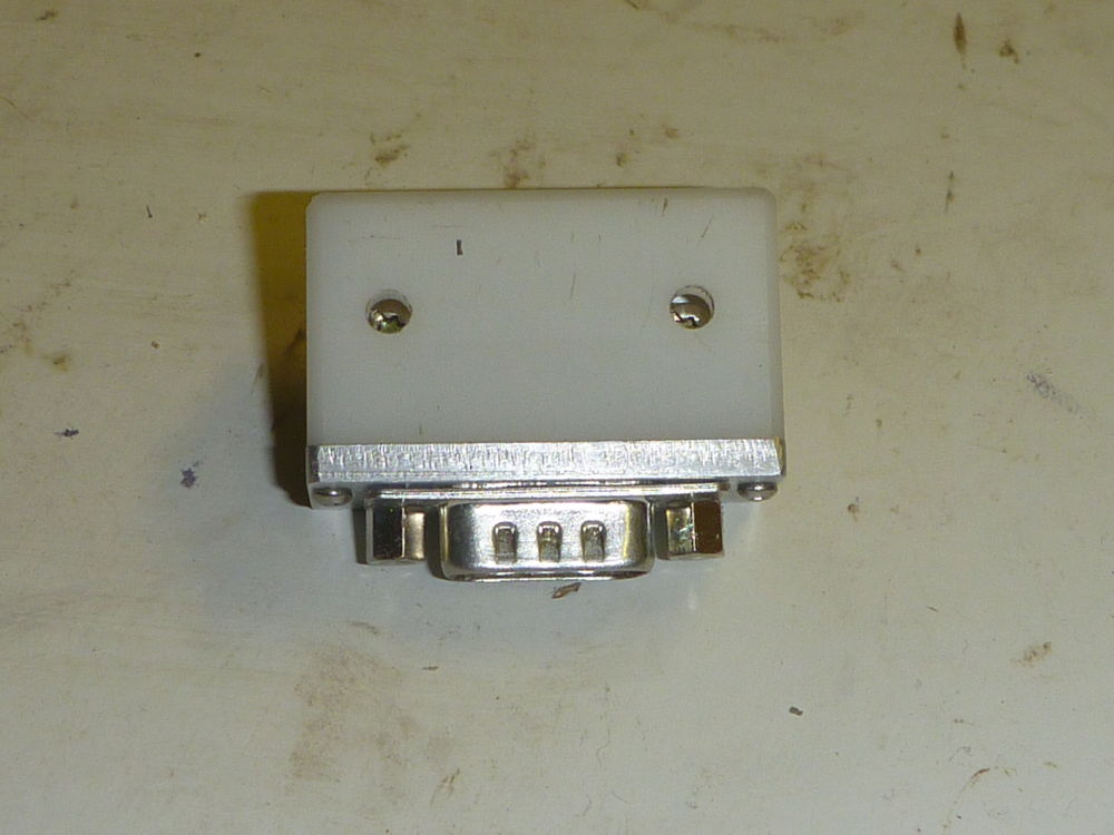 right-angle connector with cover